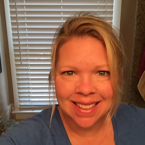 Meet your Posher, Paige - Picture 1 of 4